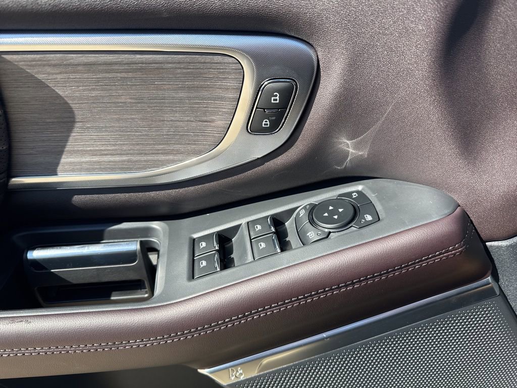 New 2026 Ford Expedition Platinum image 9