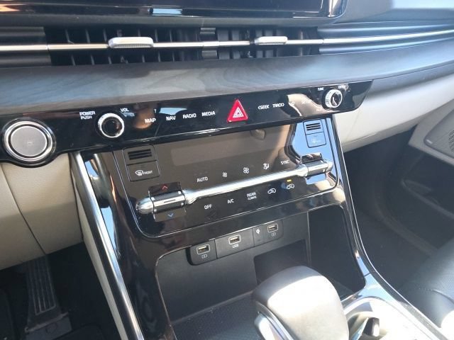 Used 2022 Kia Carnival EX FWD image 19