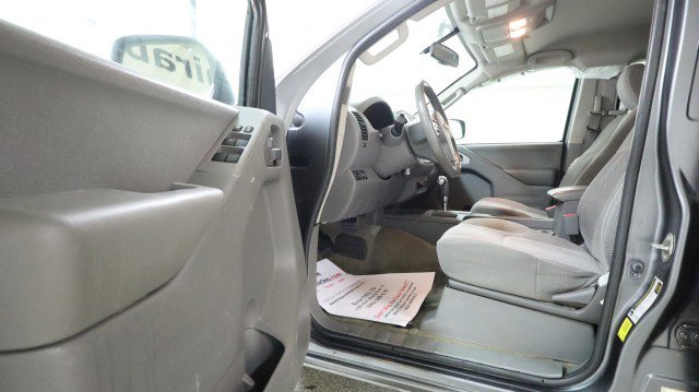 Used 2017 Nissan Frontier SV w/ SV Value Truck Package image 9