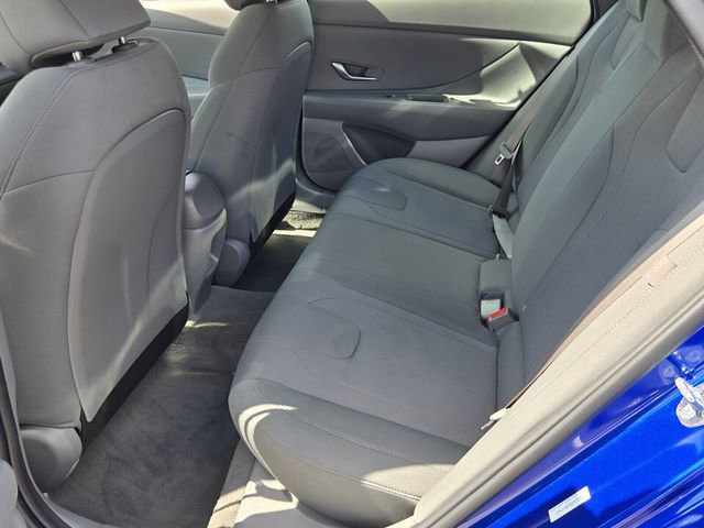 Used 2025 Hyundai Elantra SE w/ Cargo Package FWD image 11