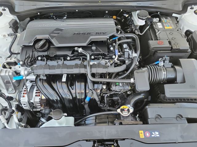 Certified 2025 Hyundai Elantra SE image 29