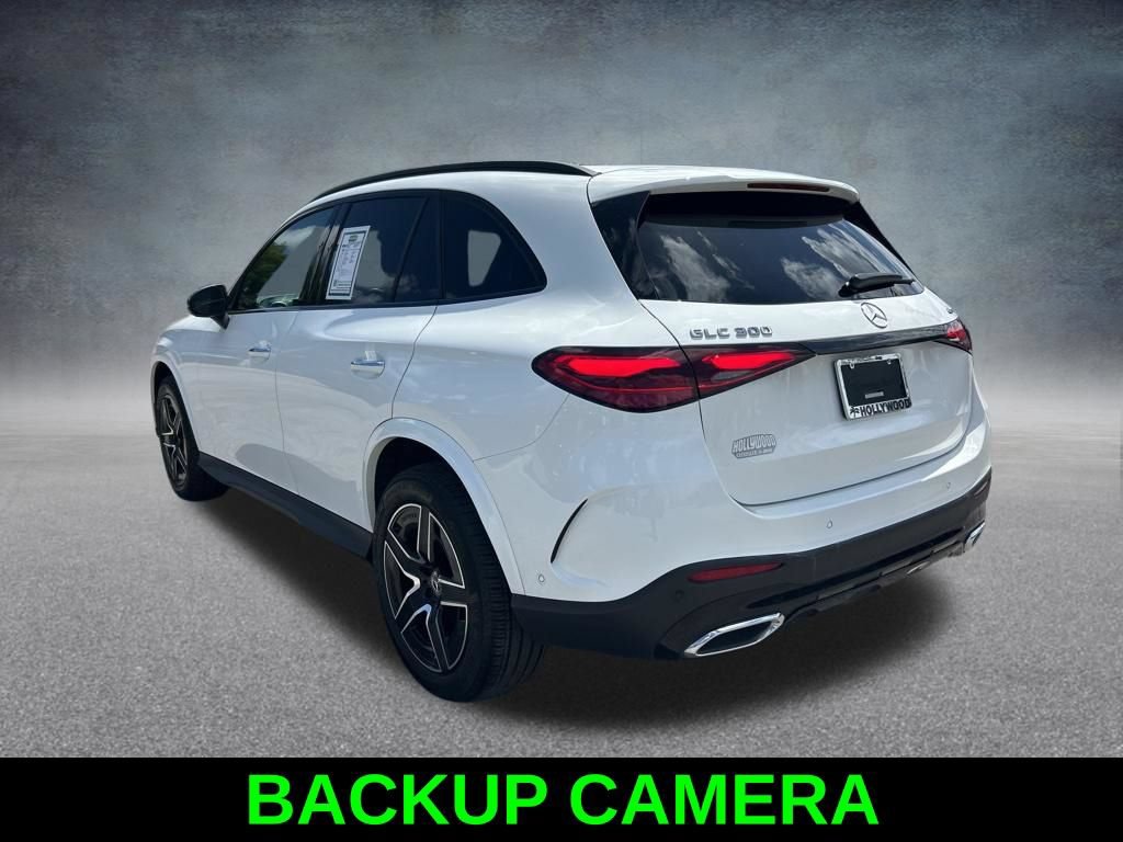 Used 2025 Mercedes-Benz GLC 300 4MATIC image 4