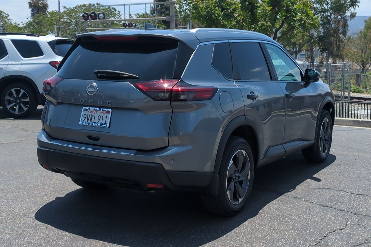 Certified 2025 Nissan Rogue SV w/ SV Premium Package FWD image 6