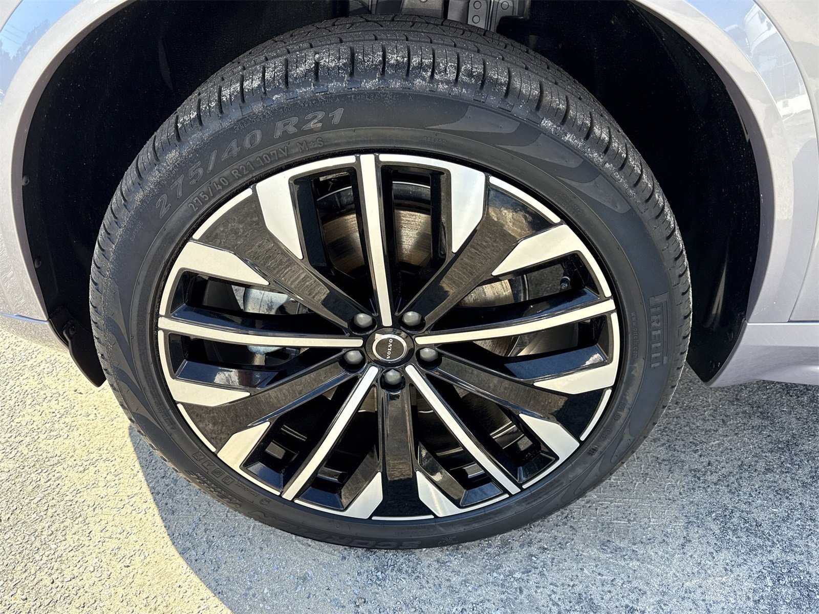New 2026 Volvo XC90 B5 Plus w/ Protection Package Premier AWD/4WD image 9