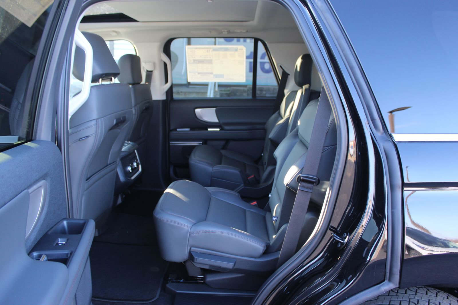 New 2025 Ford Expedition Active image 17