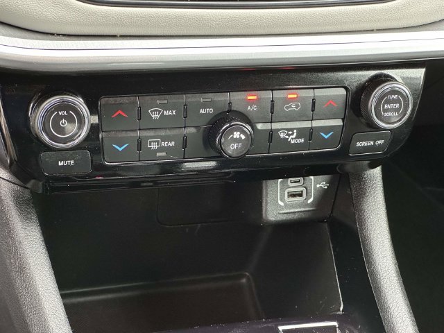 Used 2025 Jeep Compass Limited AWD/4WD image 20