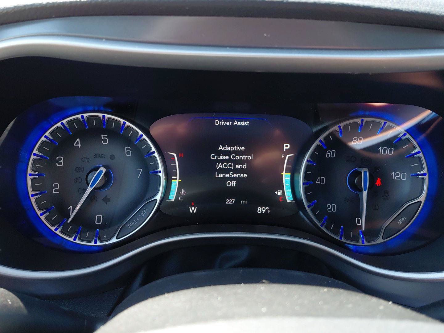 New 2026 Chrysler Pacifica Select AWD/4WD image 44