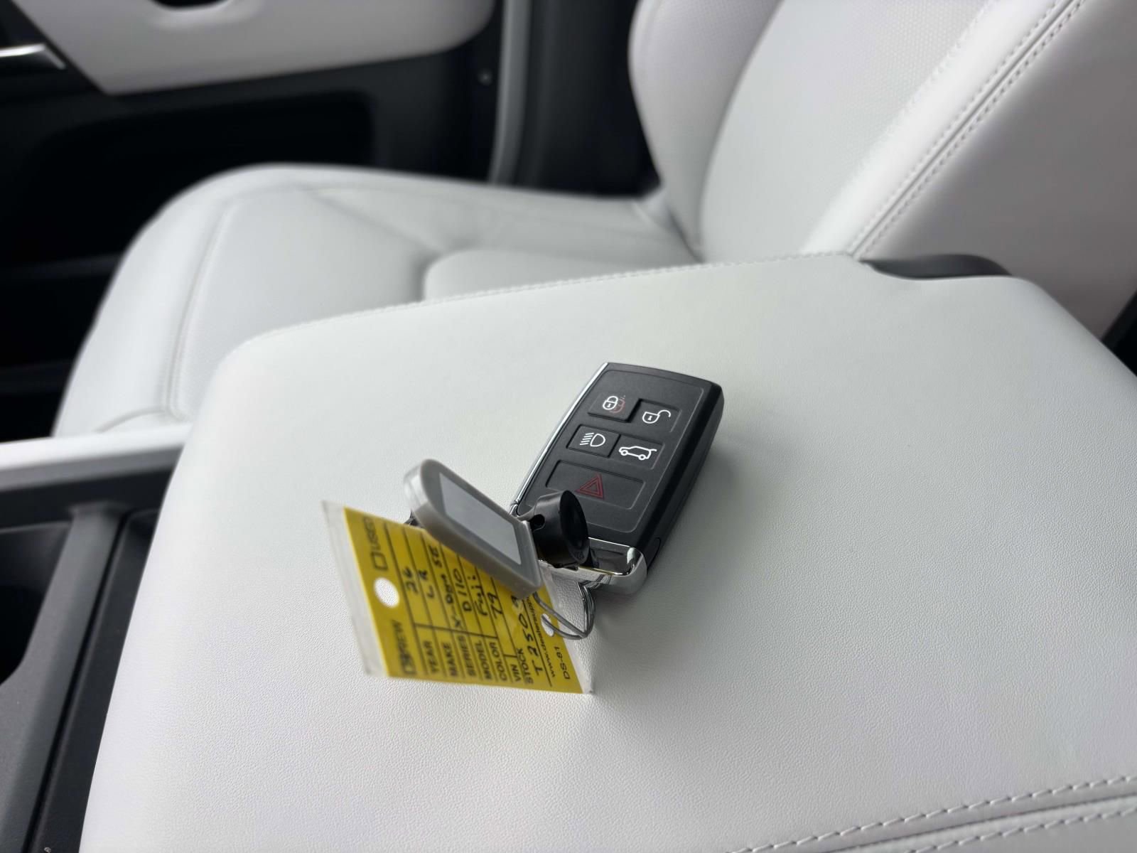 New 2026 Land Rover Defender 110 X-Dynamic SE image 30