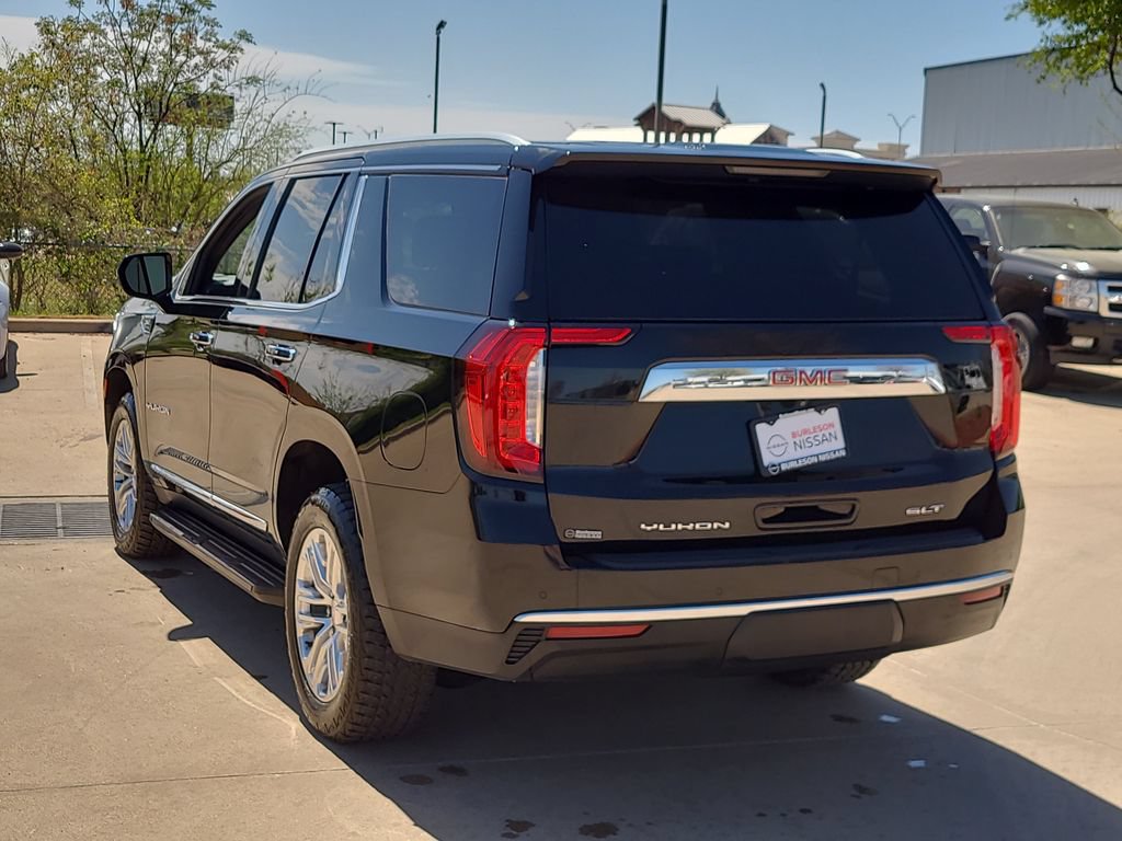 Used 2023 GMC Yukon SLT RWD image 2