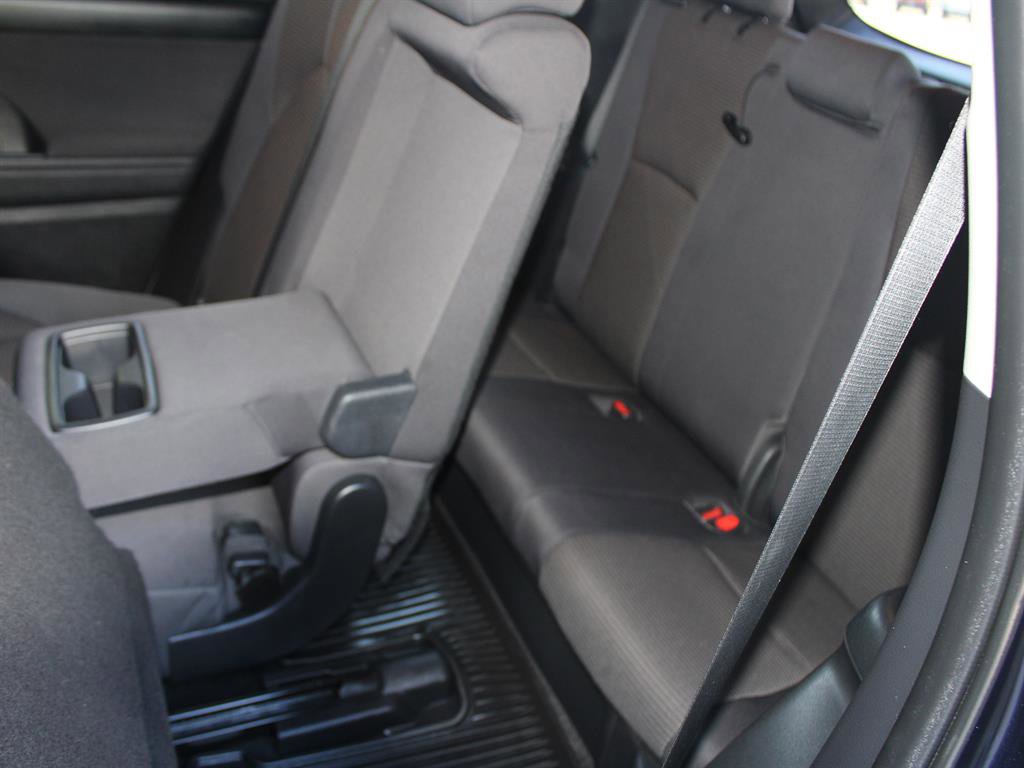 Used 2023 Toyota Highlander LE image 31