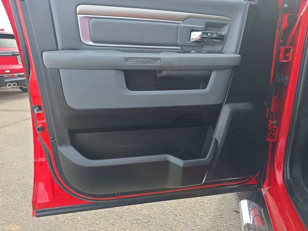 Used 2019 RAM 1500 Classic SLT image 13
