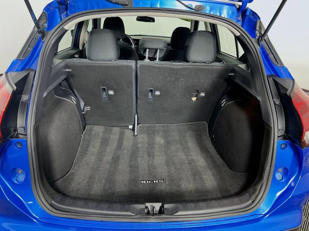 Used 2021 Nissan Kicks SV image 23