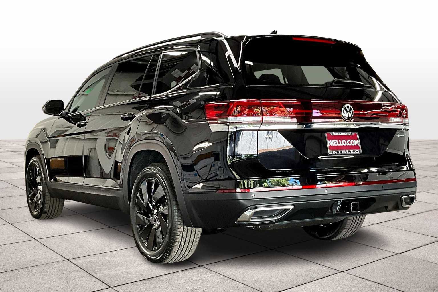 New 2026 Volkswagen Atlas SE image 3