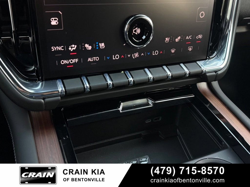 Used 2026 GMC Yukon XL Denali w/ Denali Reserve Package AWD/4WD image 17