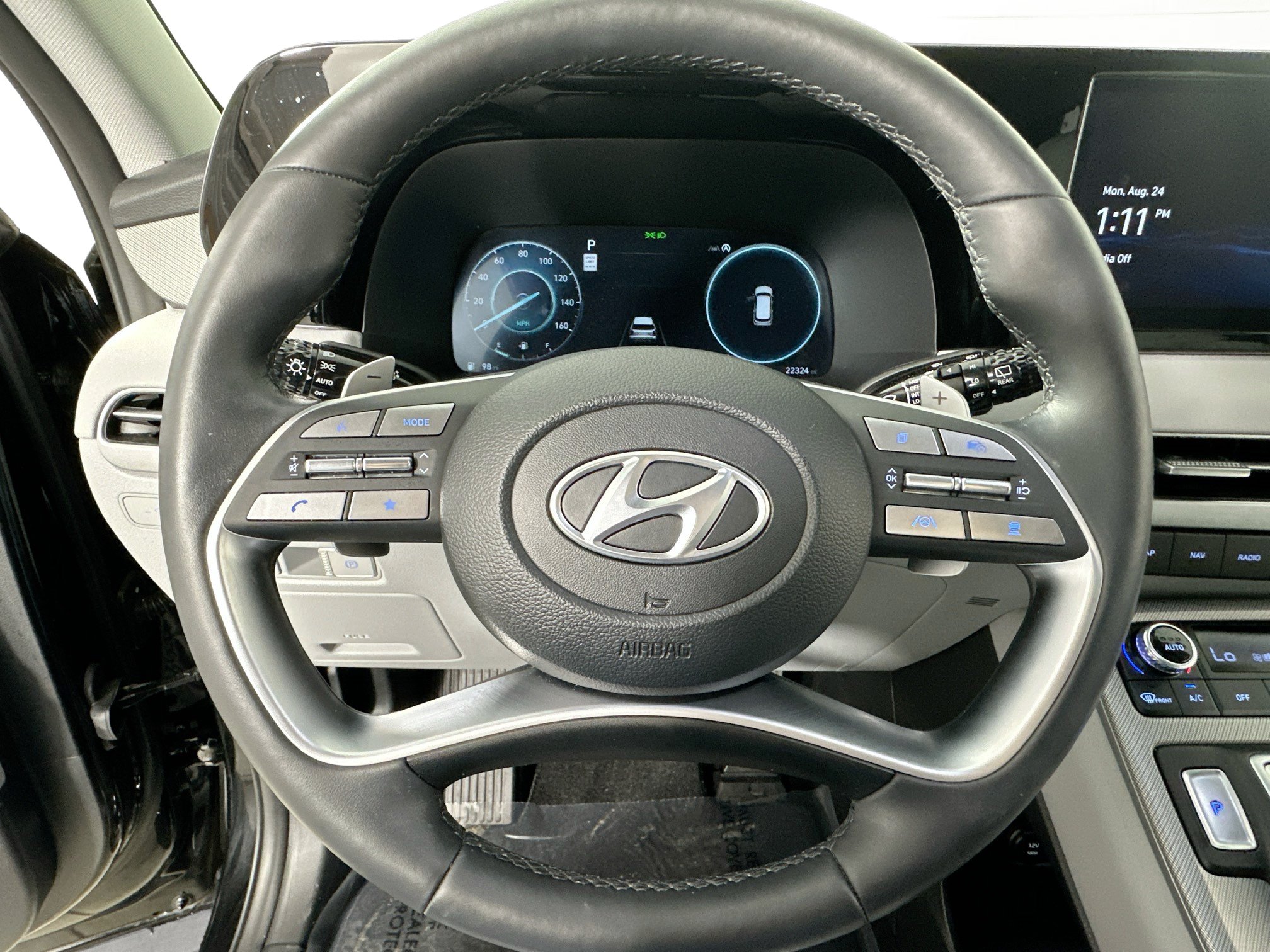 Used 2023 Hyundai Palisade SEL w/ Premium Package FWD image 11