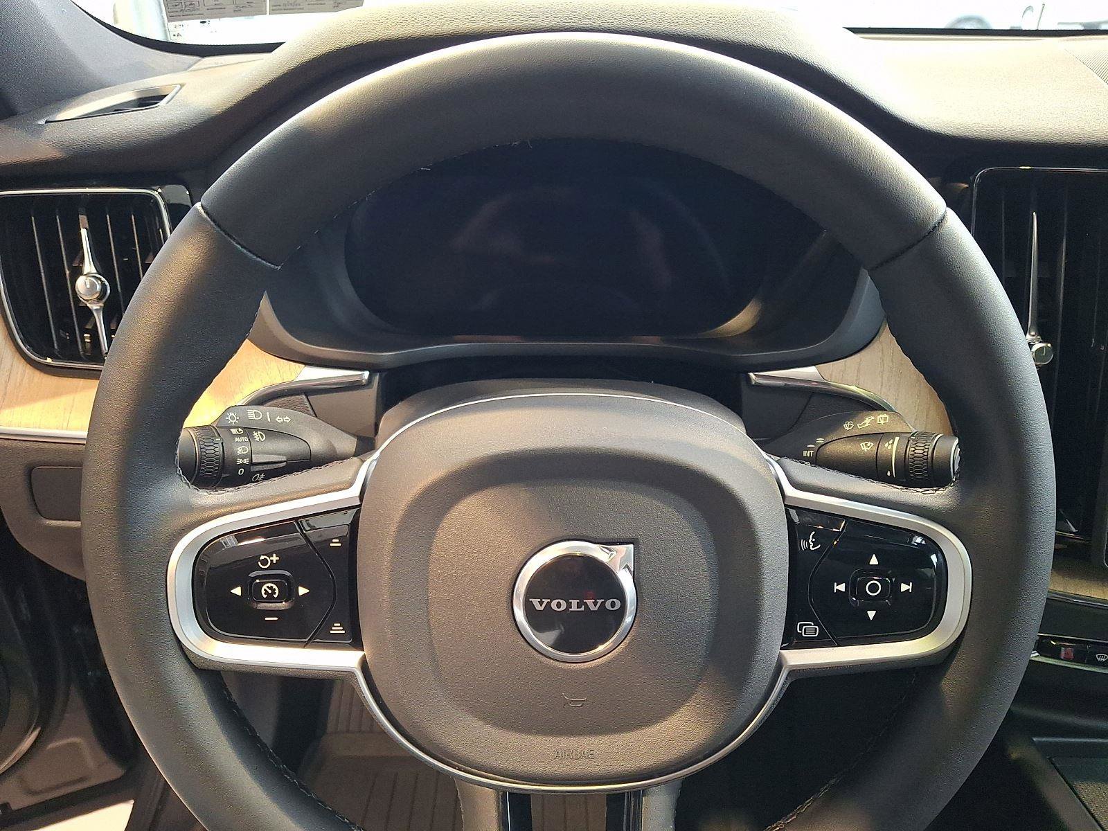 Certified 2026 Volvo XC60 B5 Core w/ Protection Package Premier image 16