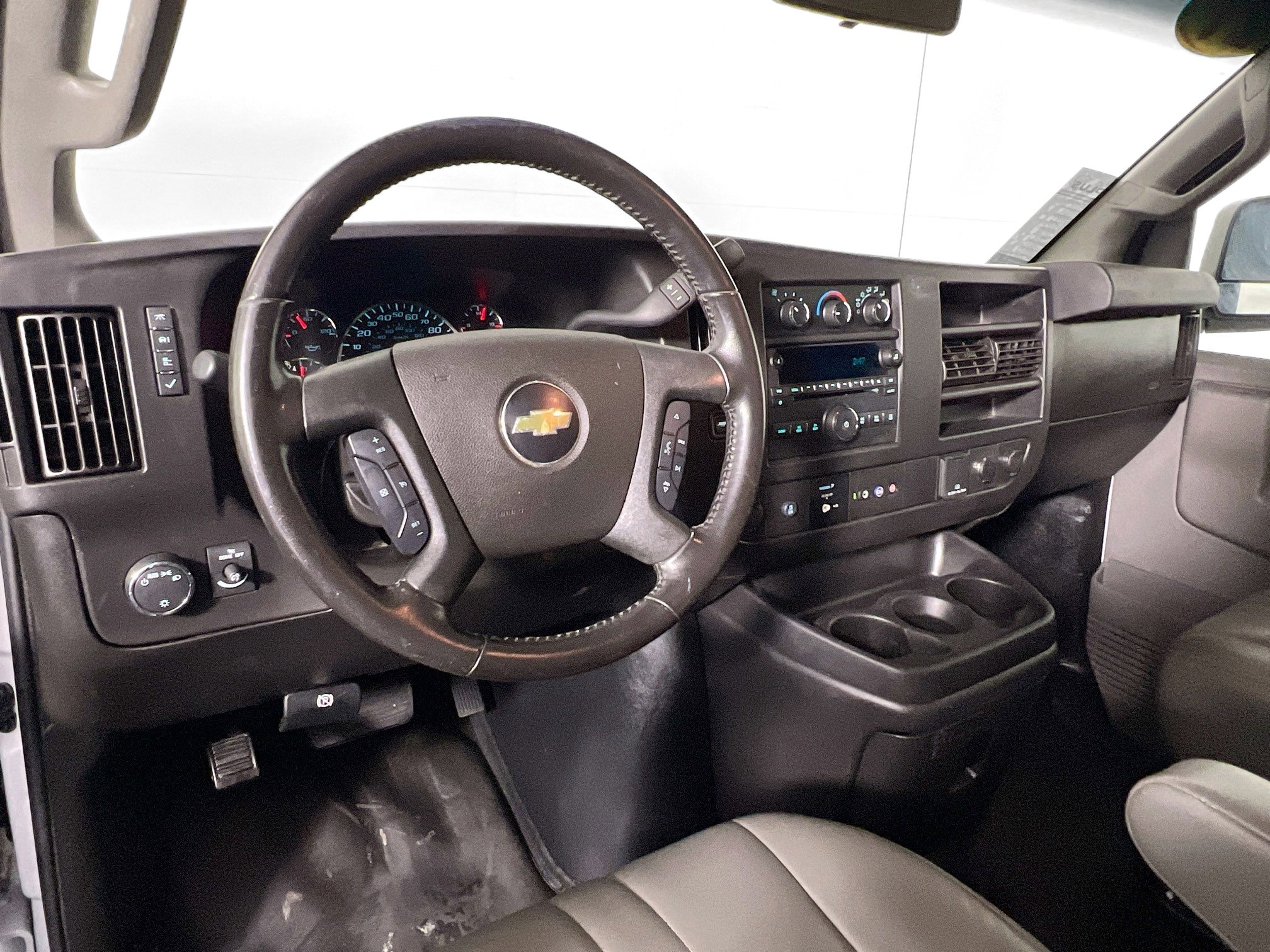 Used 2021 Chevrolet Express 2500 Extended w/ Communications Package image 26