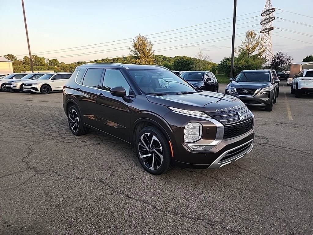 Used 2022 Mitsubishi Outlander SEL AWD/4WD image 1
