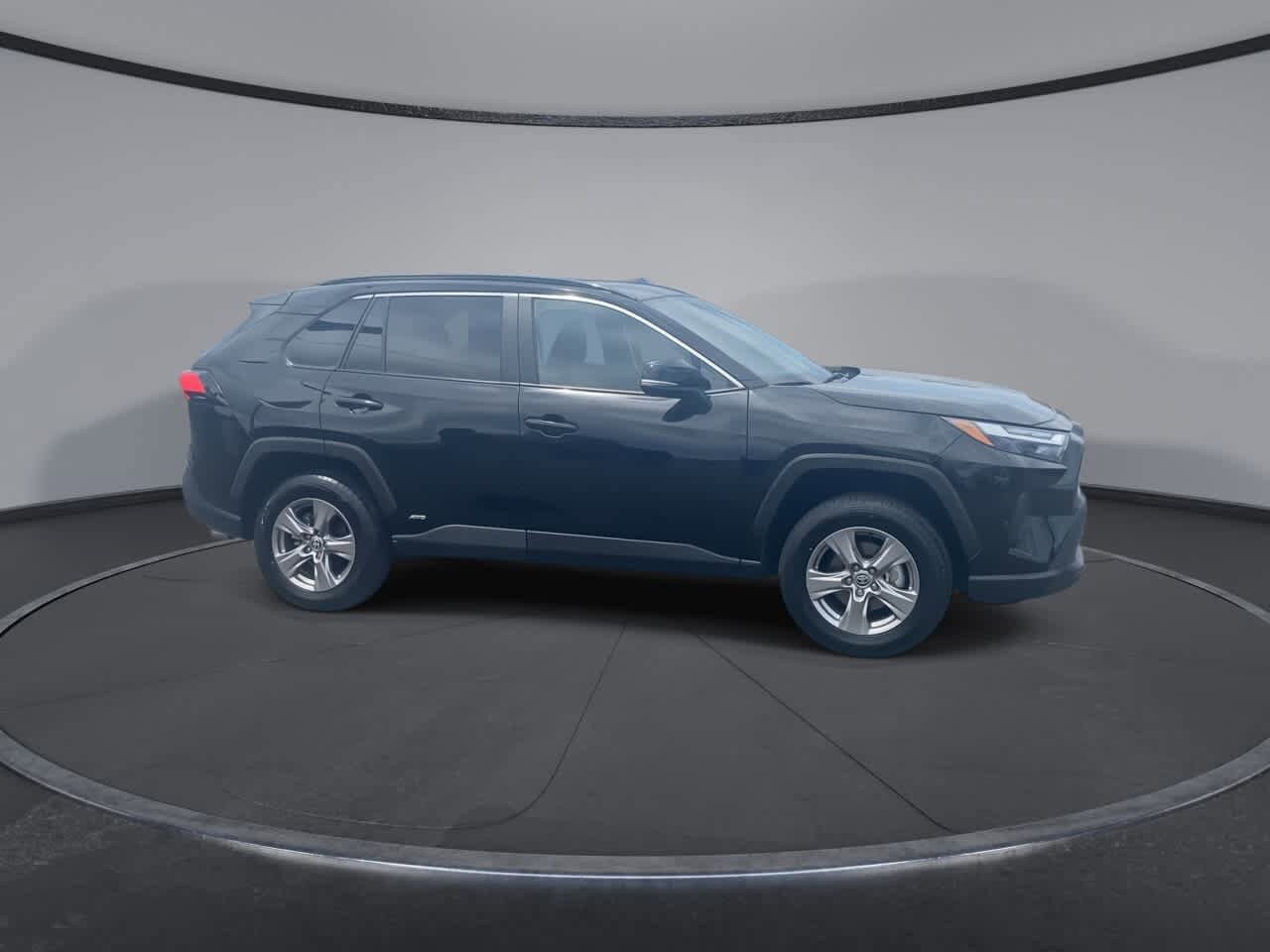 Used 2025 Toyota RAV4 XLE w/ Convenience Package AWD/4WD image 3