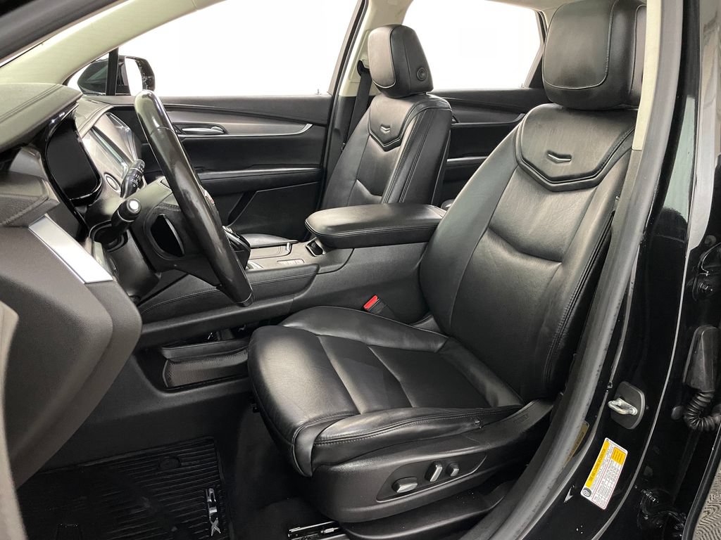 Certified 2018 Cadillac XT5 Luxury w/ Driver Awareness Package AWD/4WD image 29