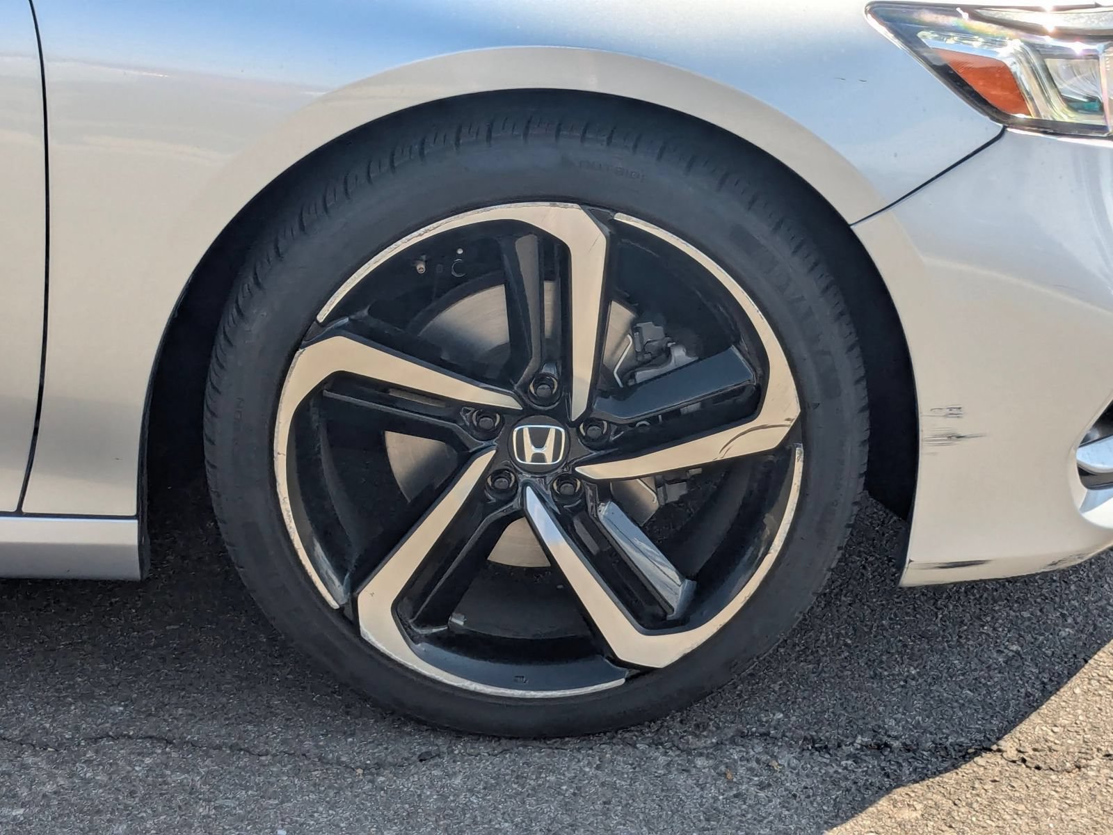 Used 2019 Honda Accord Sport image 11