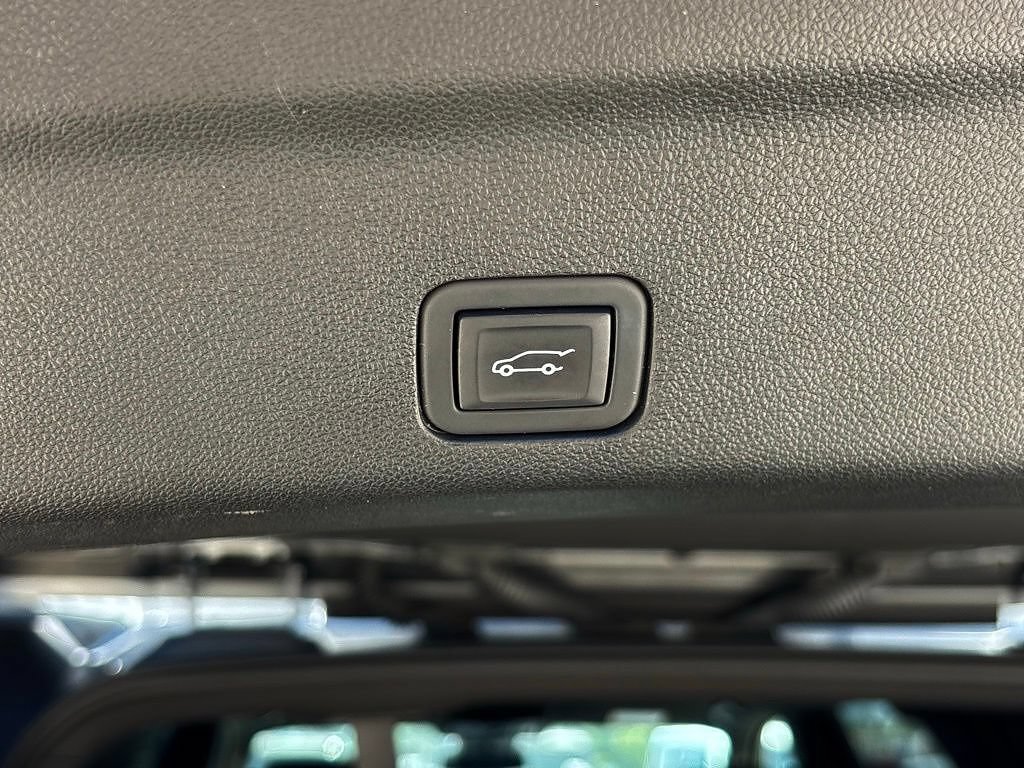 Used 2024 GMC Yukon SLT AWD/4WD image 27