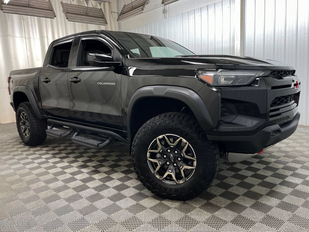 Used 2024 Chevrolet Colorado ZR2 w/ ZR2 Convenience Package III AWD/4WD image 50
