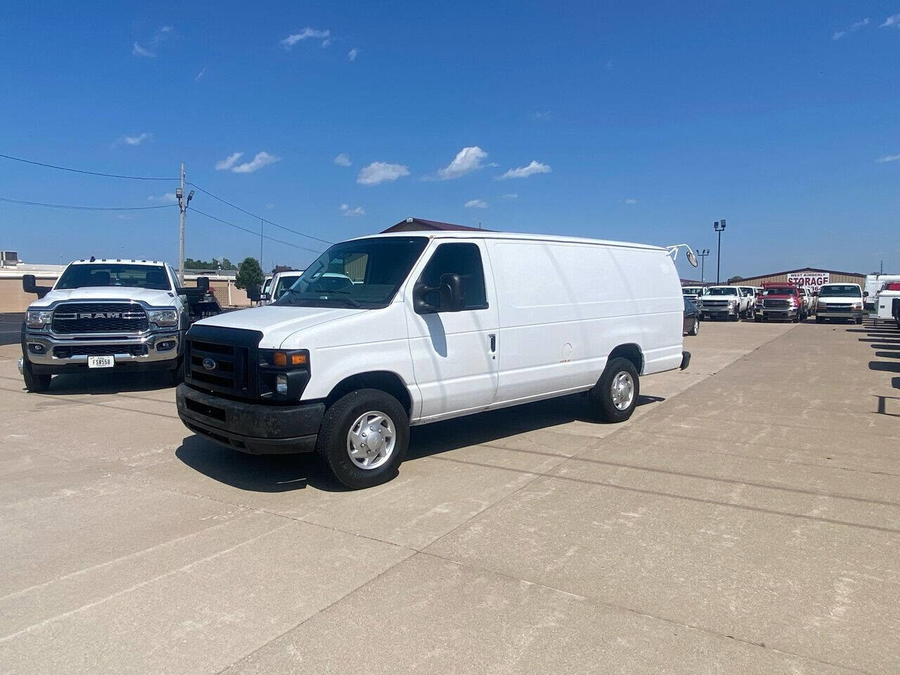 Used 2011 Ford E-350 and Econoline 350 Extended Super Duty image 4