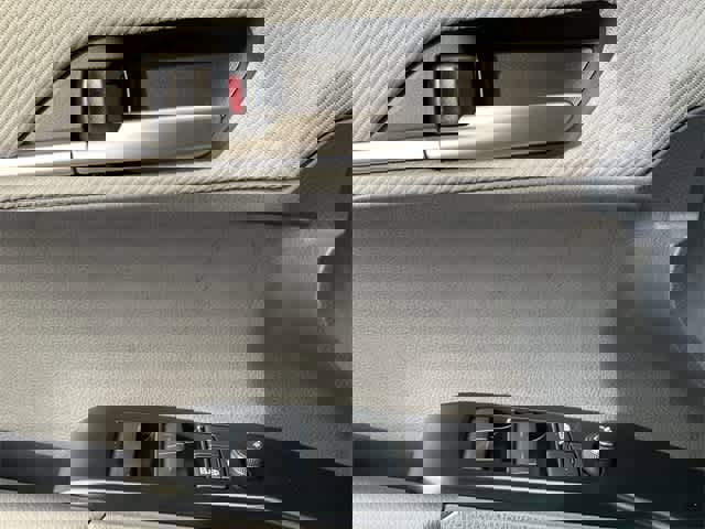 Used 2025 Toyota Camry SE image 14