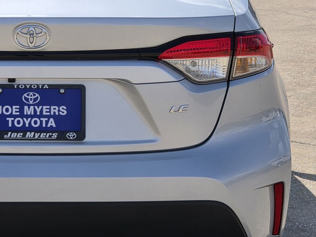 Used 2025 Toyota Corolla LE FWD image 9