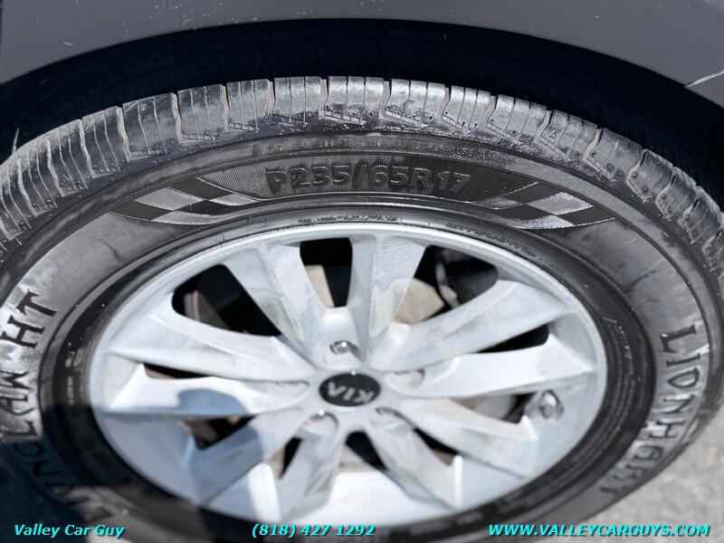 Used 2019 Kia Sorento FWD image 28
