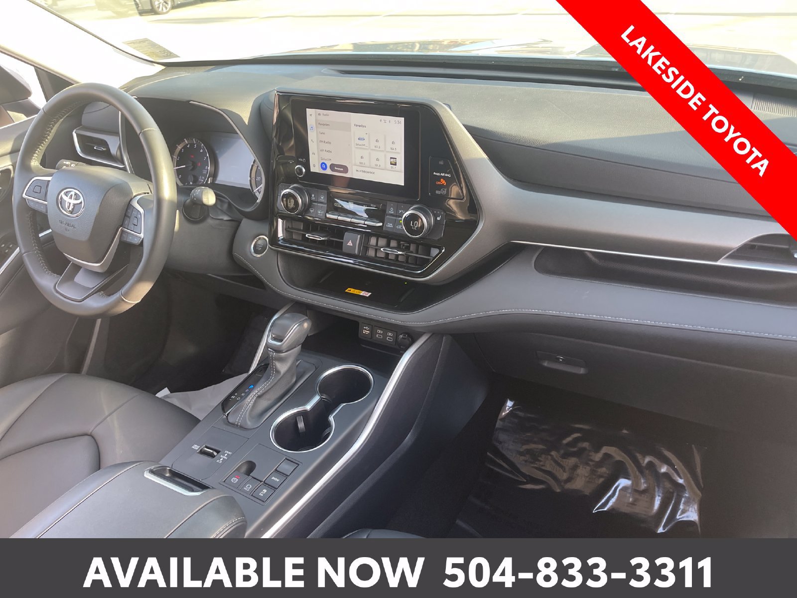 Used 2024 Toyota Highlander XLE FWD image 15