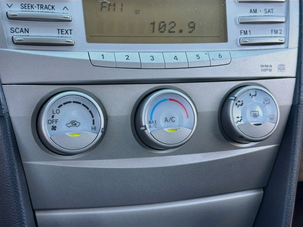 Used 2011 Toyota Camry SE w/ SE Extra-Value Pkg #1 FWD image 12