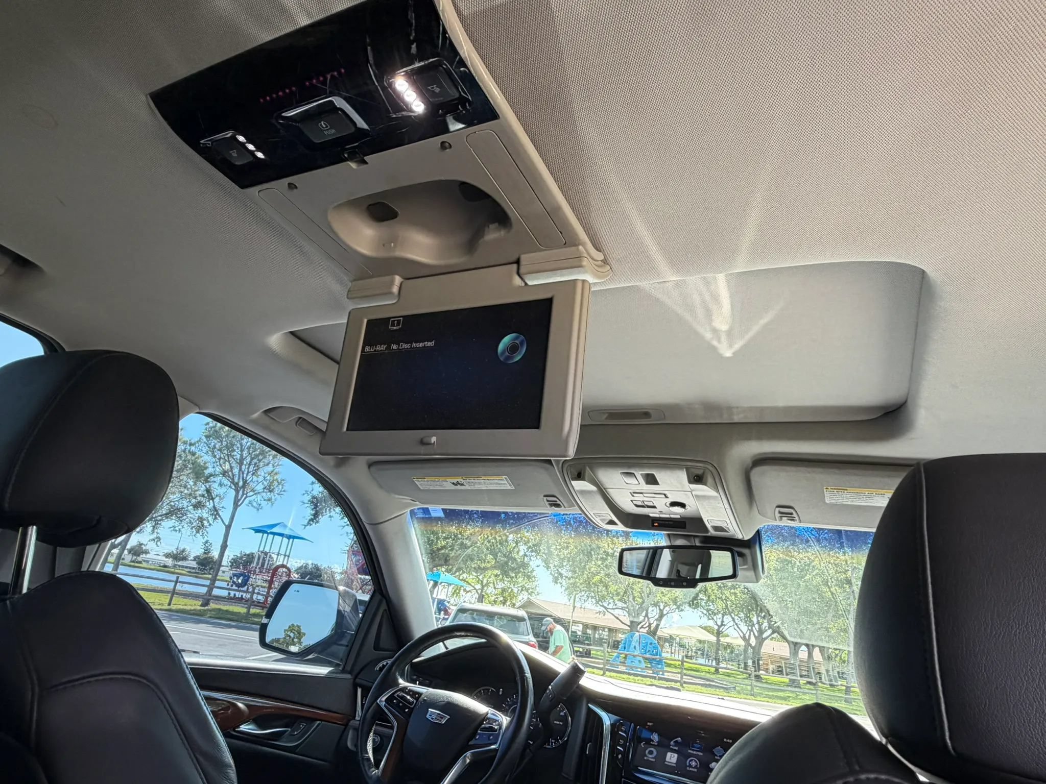 Used 2016 Cadillac Escalade Luxury RWD image 24