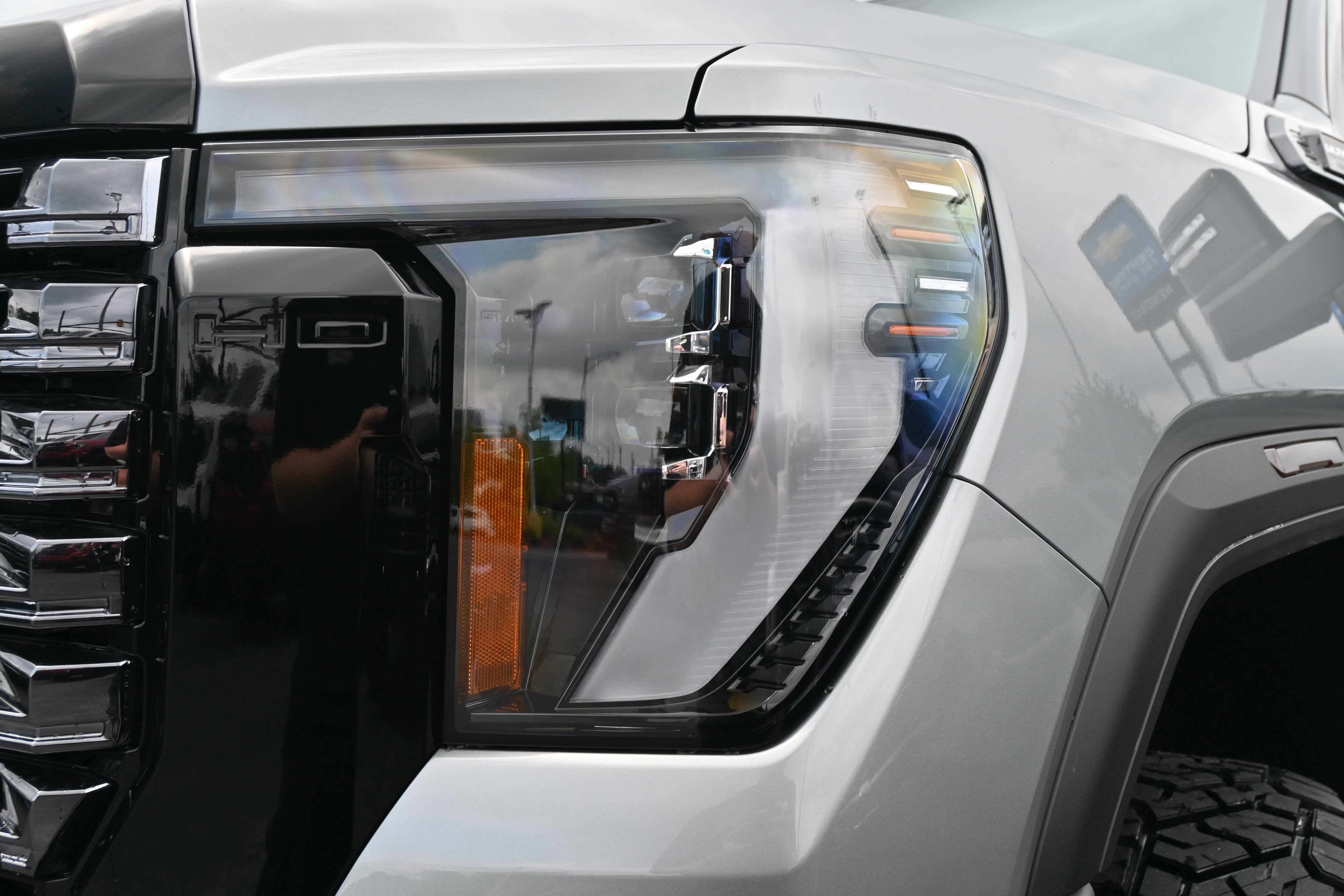Used 2025 GMC Sierra 2500 Denali Ultimate AWD/4WD image 6