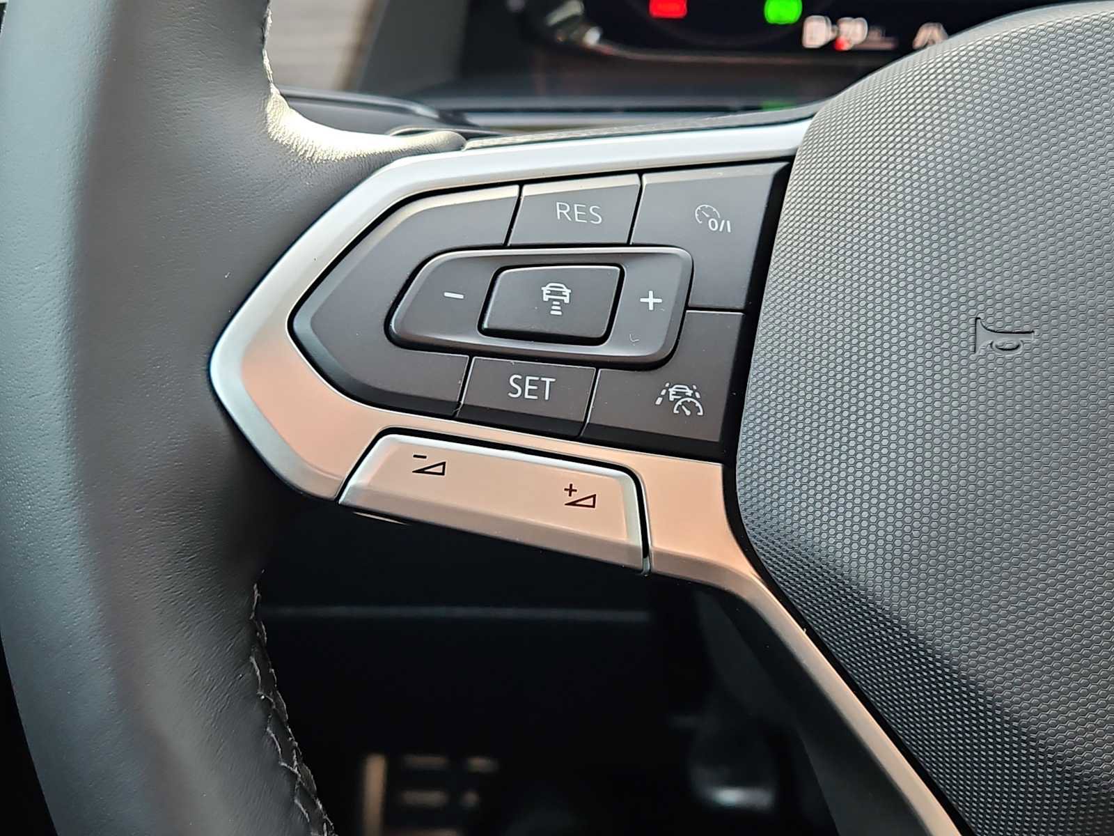 New 2026 Volkswagen Atlas SEL Premium R-Line AWD/4WD image 13