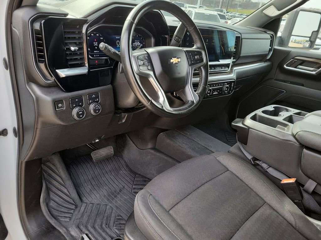 Used 2024 Chevrolet Silverado 2500 LT image 10