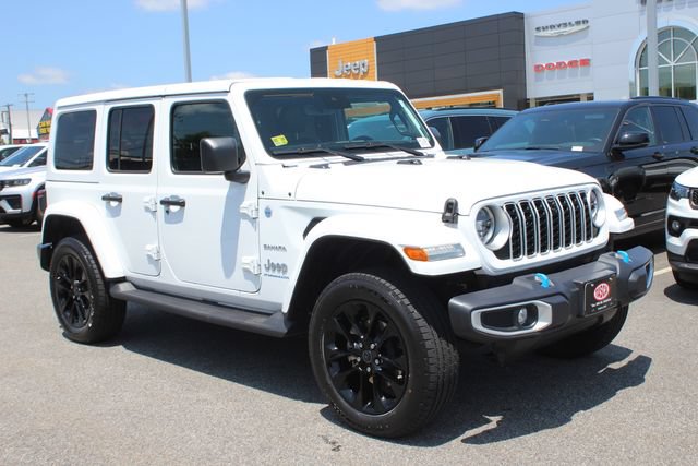 Used 2024 Jeep Wrangler Unlimited Sahara w/ Technology Group AWD/4WD image 1