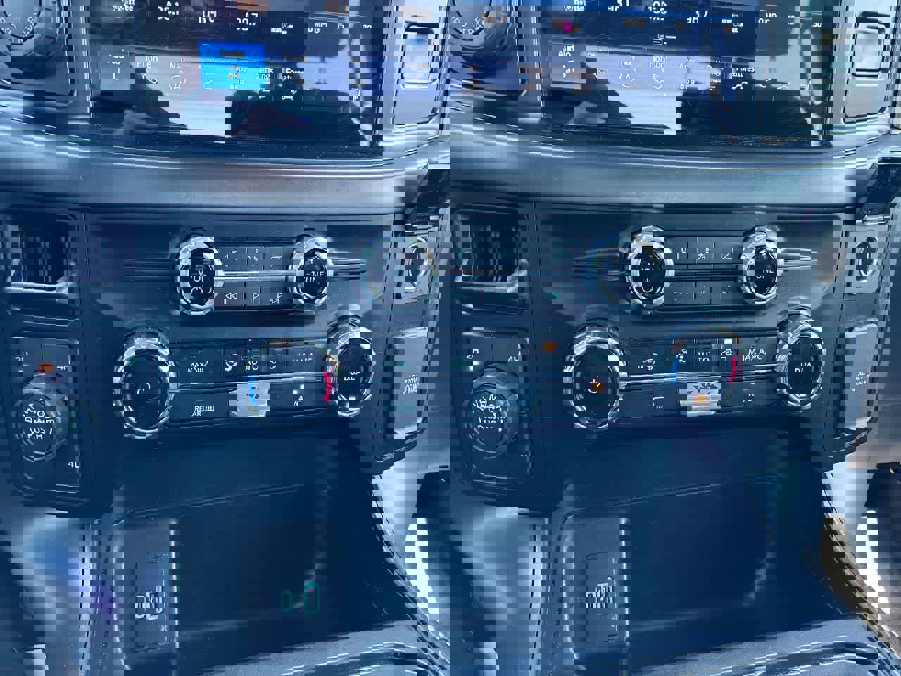 Used 2024 Ford F150 XLT w/ FX4 Off-Road Package image 17