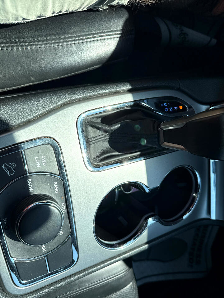 Used 2018 Jeep Grand Cherokee Limited w/ Luxury Group II image 16