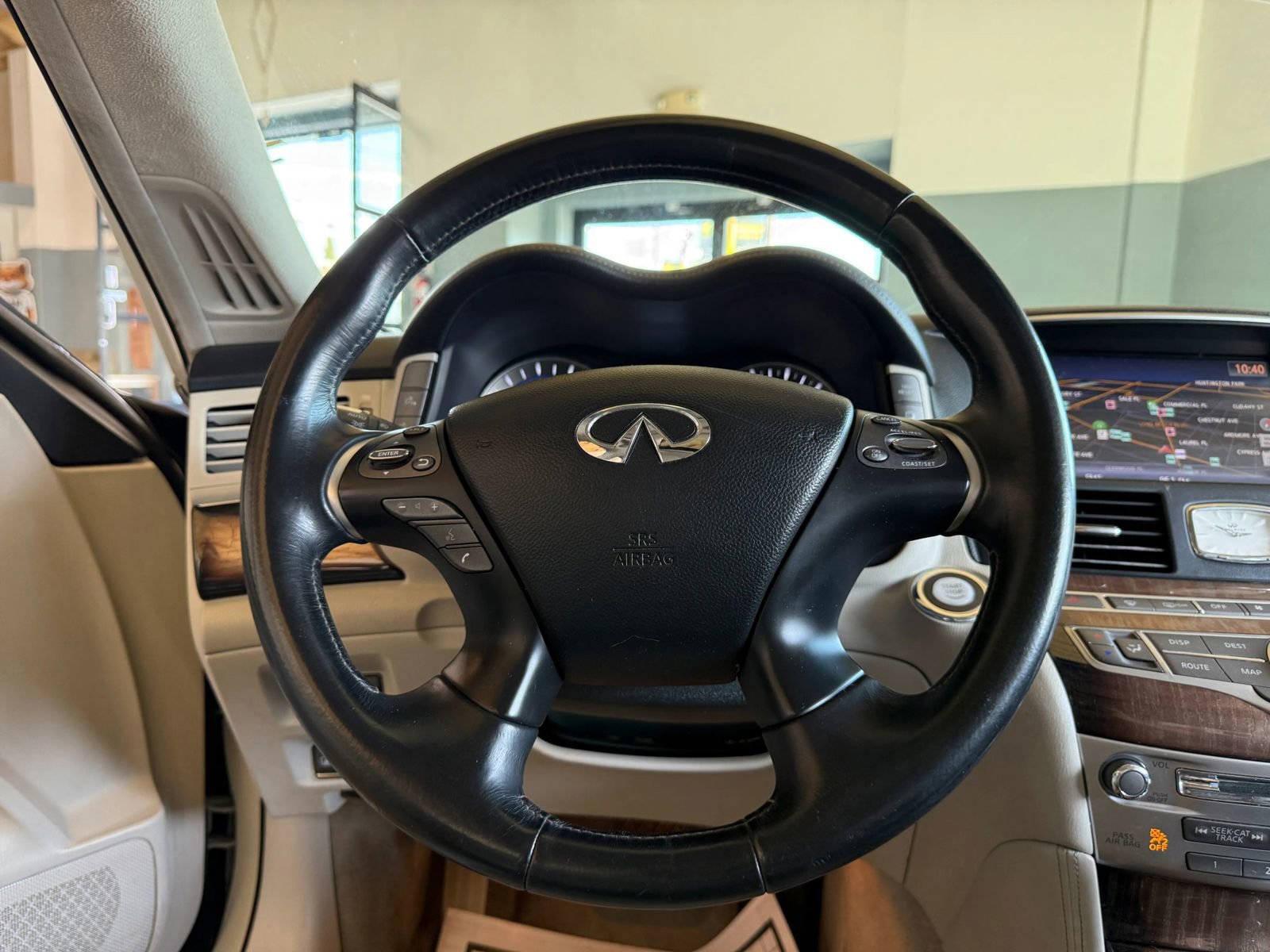 Used 2011 INFINITI M37 w/ Deluxe Touring Pkg RWD image 16