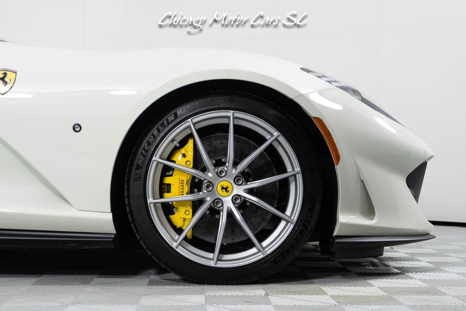 Used 2019 Ferrari 812 Superfast RWD image 10
