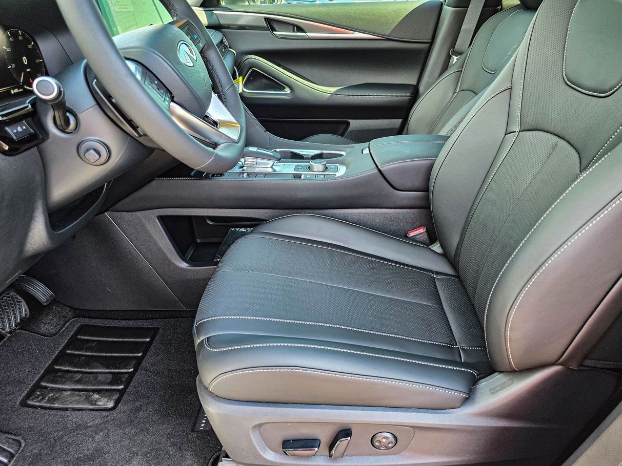 New 2026 INFINITI QX60 Luxe image 11