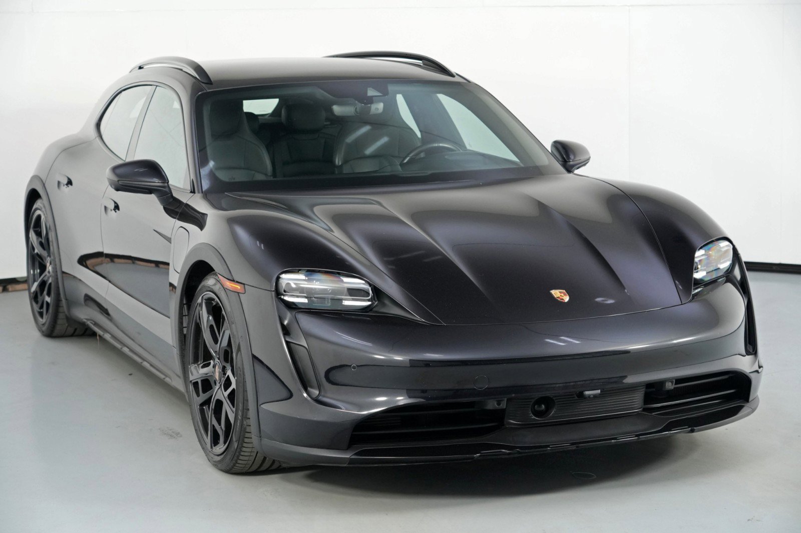 Used 2022 Porsche Taycan 4 Cross Turismo AWD/4WD image 58