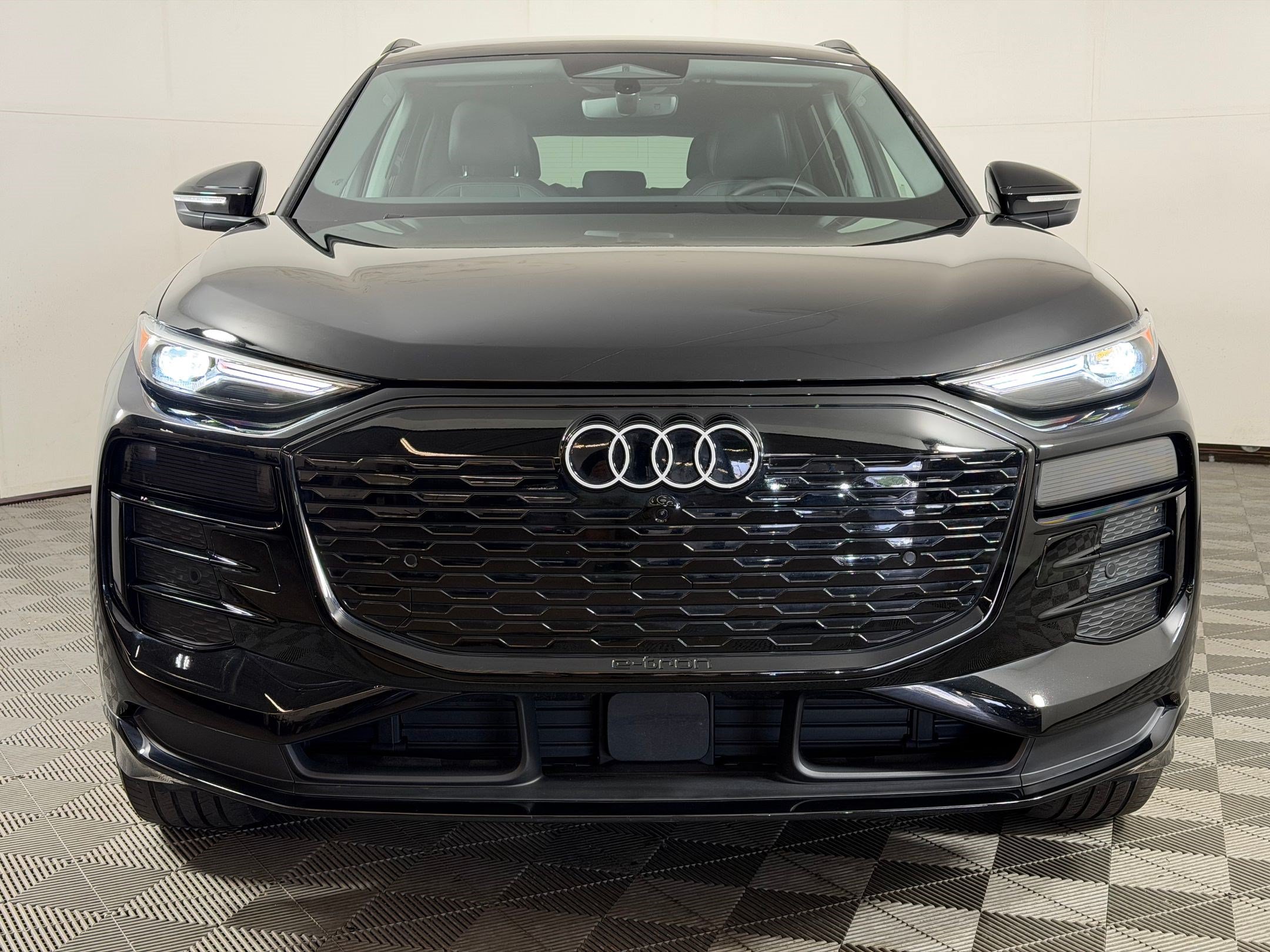 Certified 2025 Audi Q6 e-tron Premium w/ Convenience Package RWD image 6