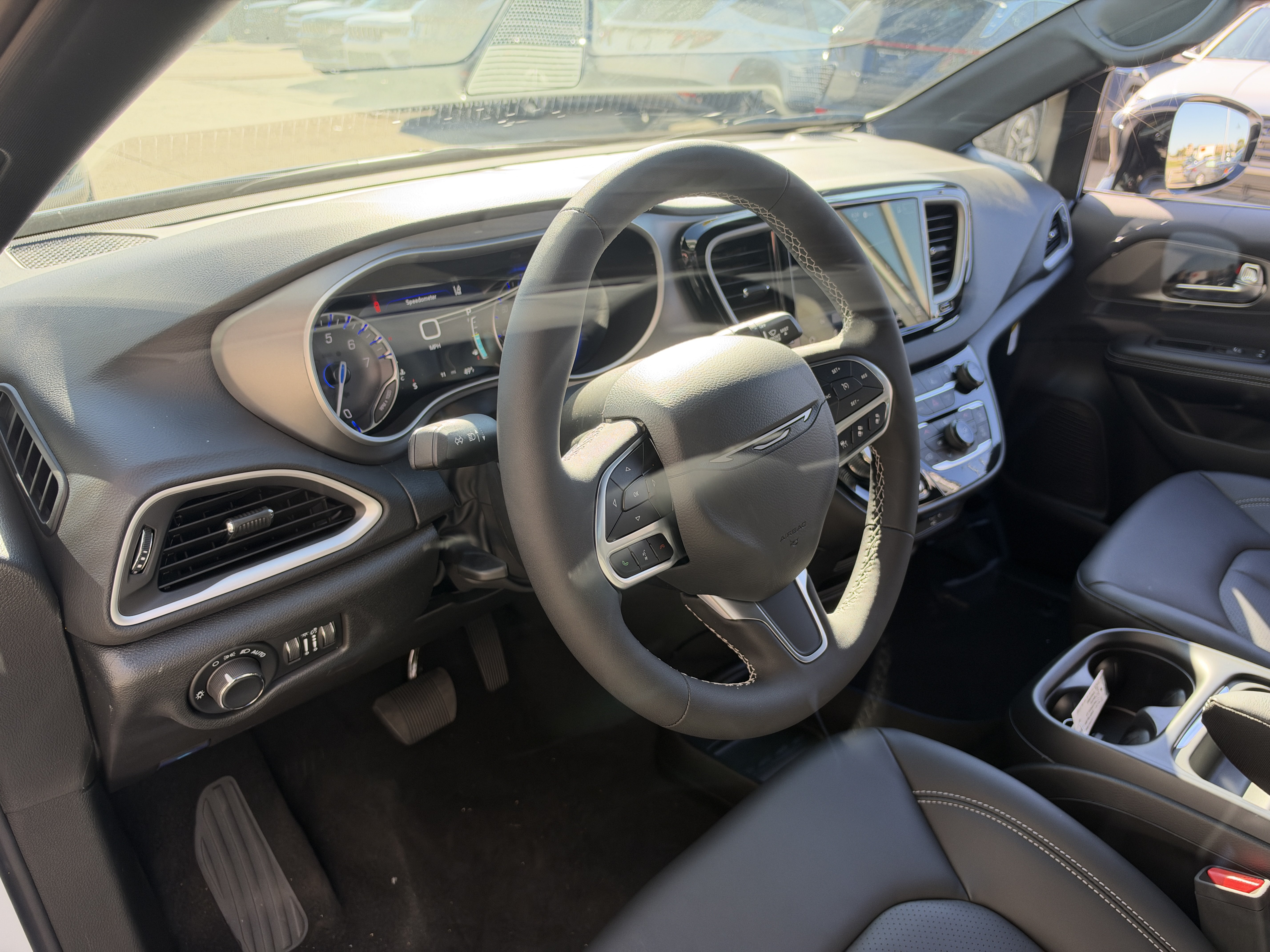 New 2027 Chrysler Pacifica LX FWD image 32