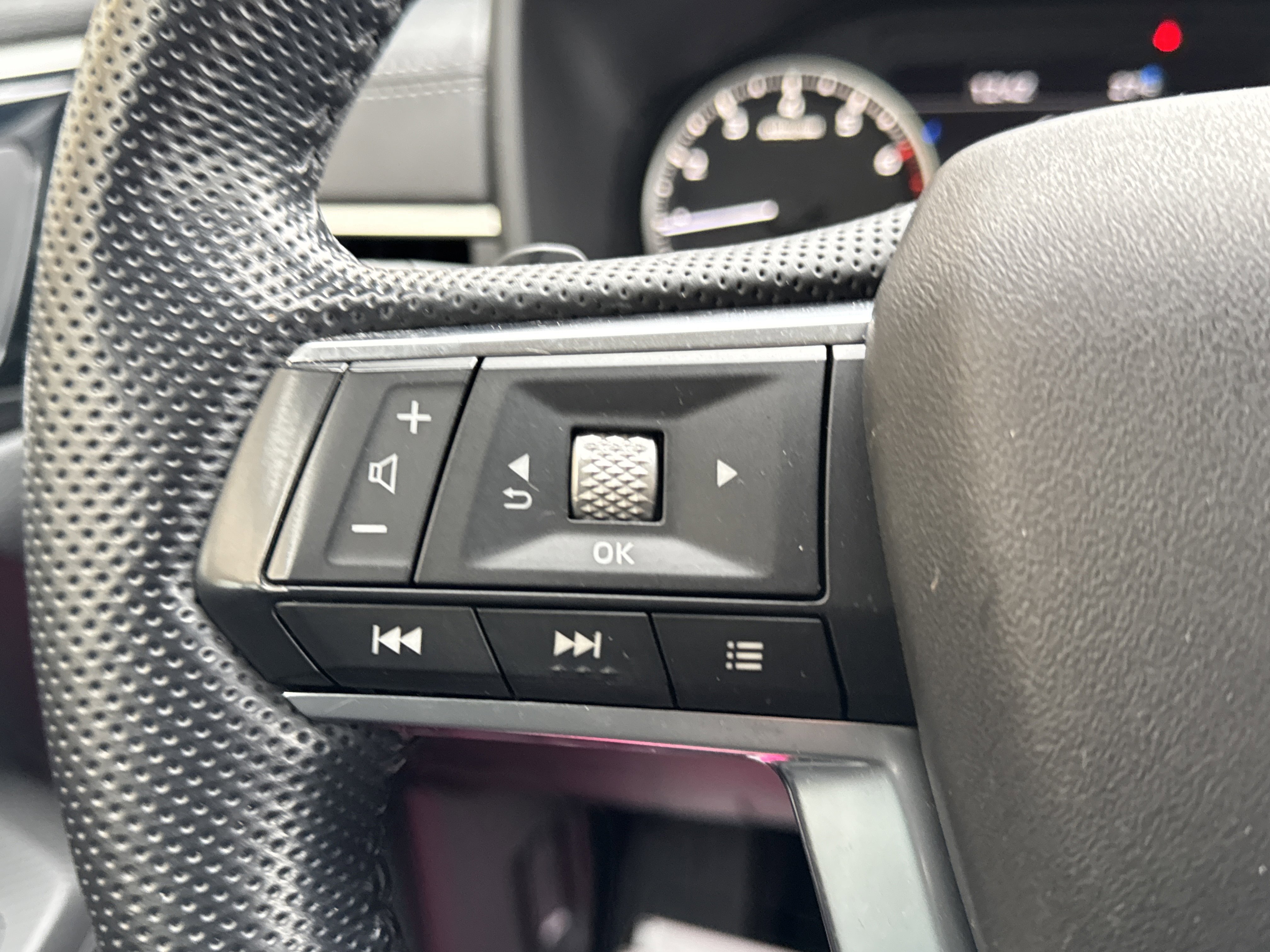 Used 2022 Mitsubishi Outlander SE image 18