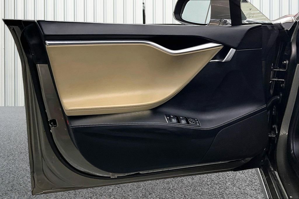 Used 2015 Tesla Model S 90D image 18
