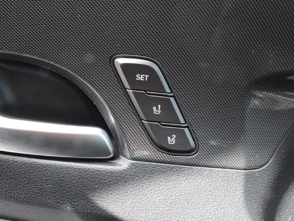Used 2021 Hyundai Santa Fe Limited FWD image 16