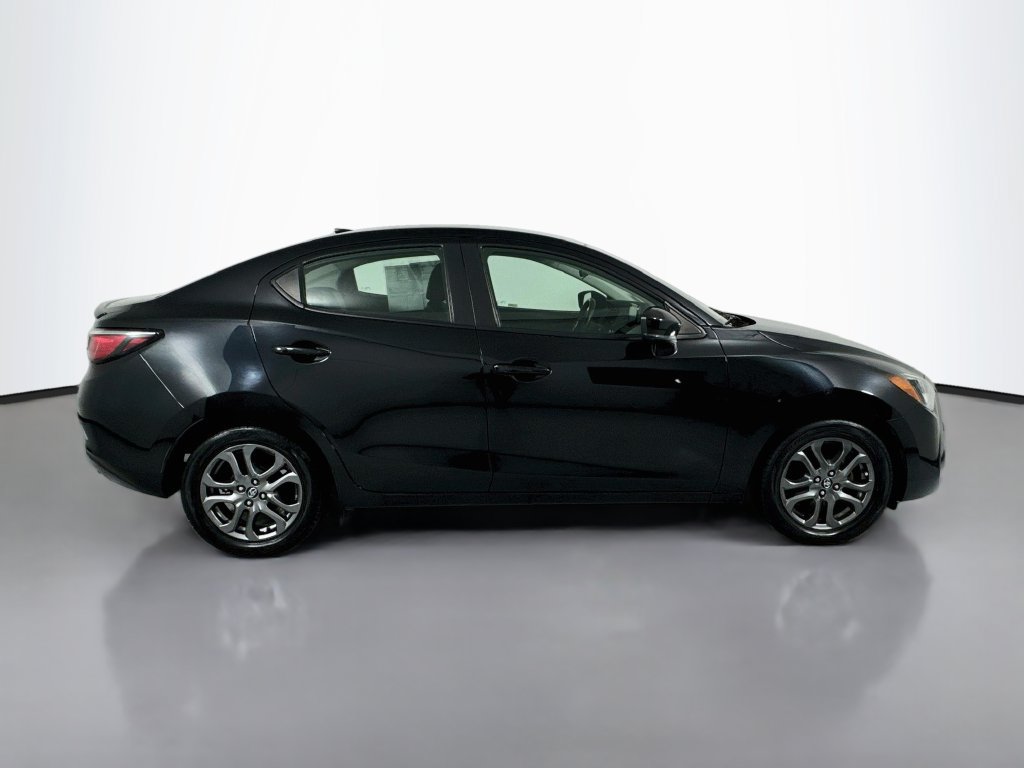 Used 2019 Toyota Yaris XLE FWD image 9